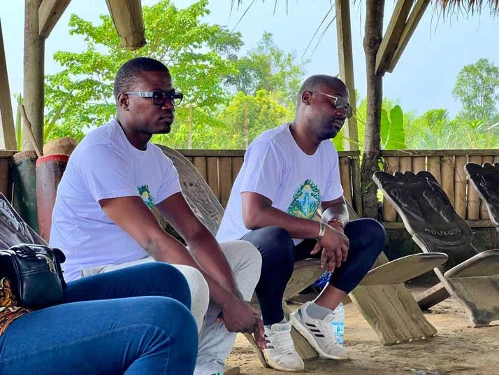 Collaboration Écologique : Haut-Commissariat à l’Environnement et Ndossi Village dans la Bataille contre le Plastique — photographie 5