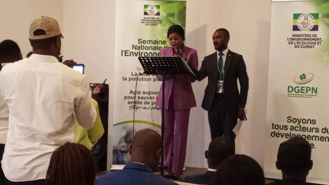 Salon du Savoir 2025 : ONG GTA, engagé dans le développement durable et le recyclage du plastique au Gabon — photographie 3