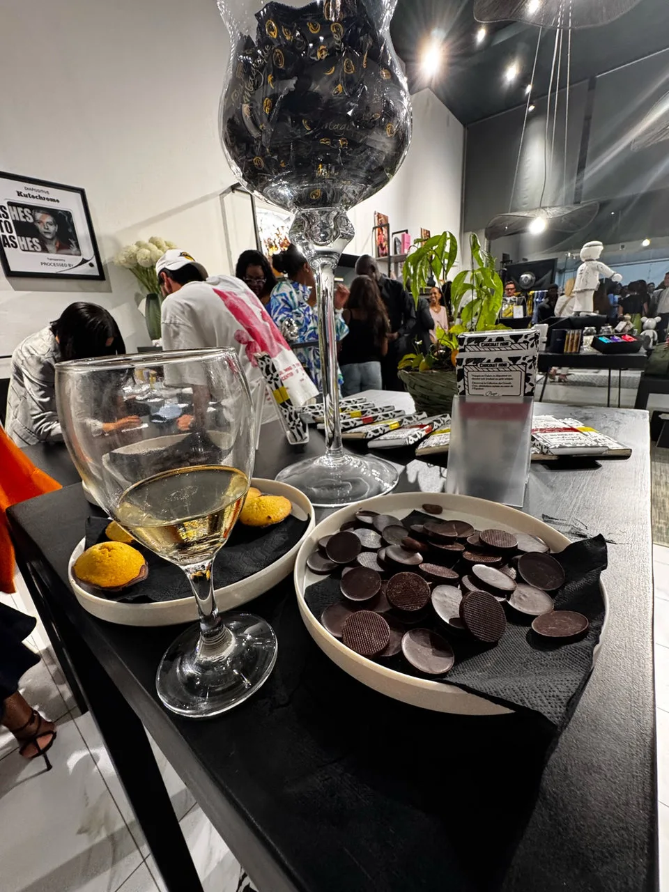 Le Chocolat à l'iboga du Mayay : Une Révolution Gabonaise au Cœur du Chocolat et des Plantes Médicinales — photographie 2