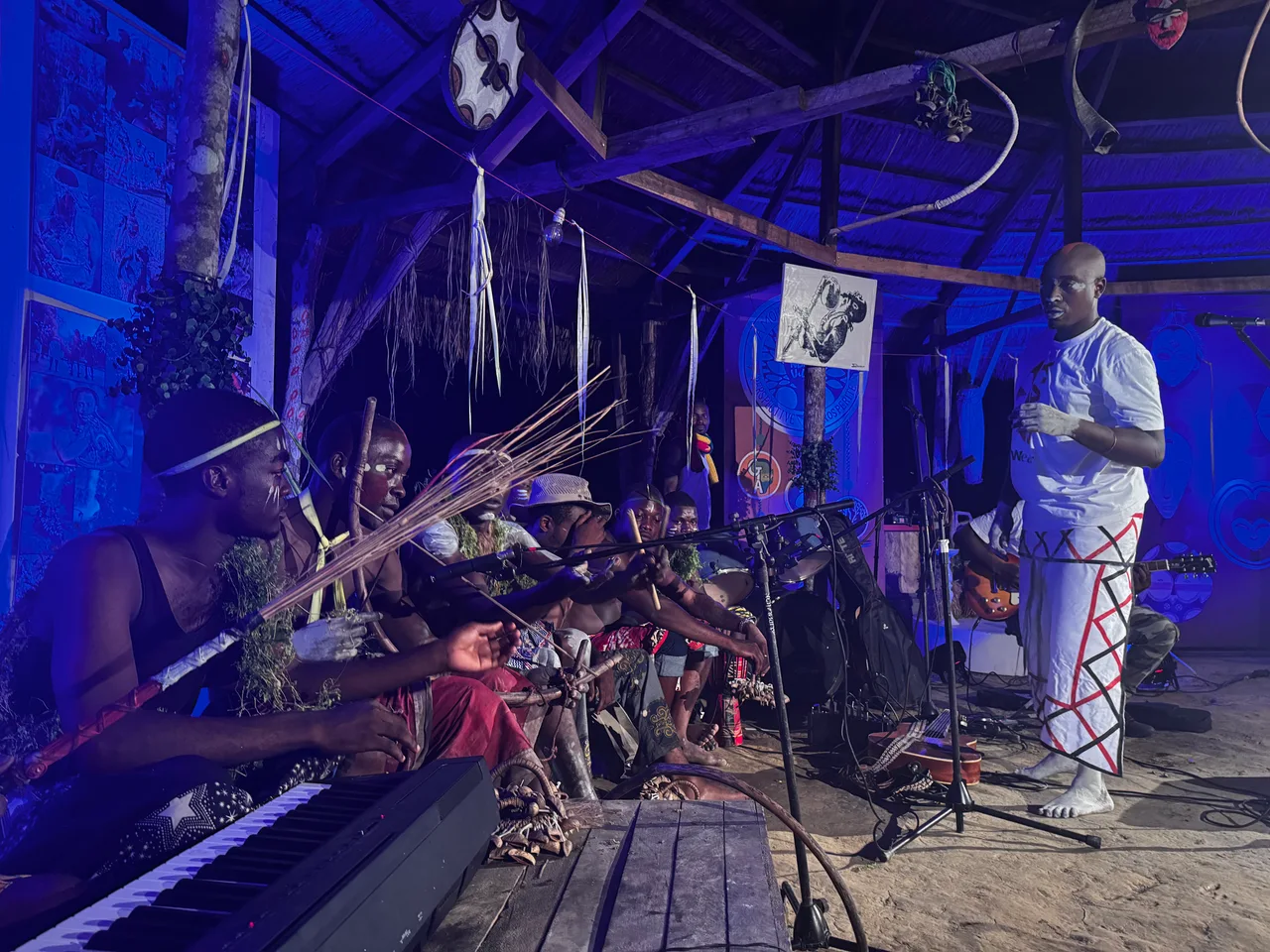 Ndossi Village, Cœur Battant des Traditions : Retour sur la 2ème Y’Azo Conférence — photographie 2