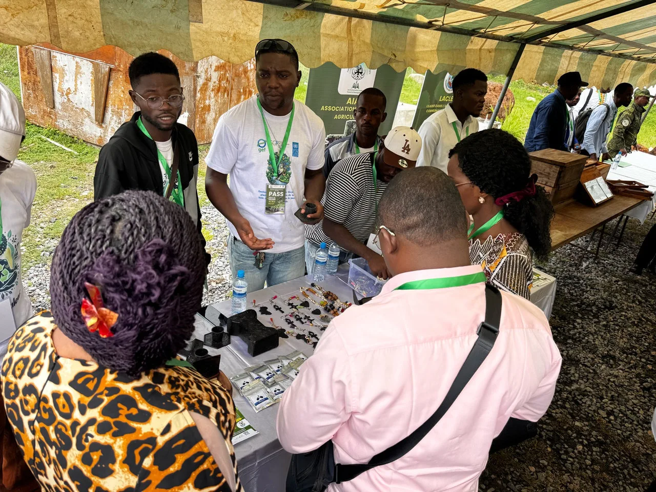Salon du Savoir 2025 : ONG GTA, engagé dans le développement durable et le recyclage du plastique au Gabon — photographie 2