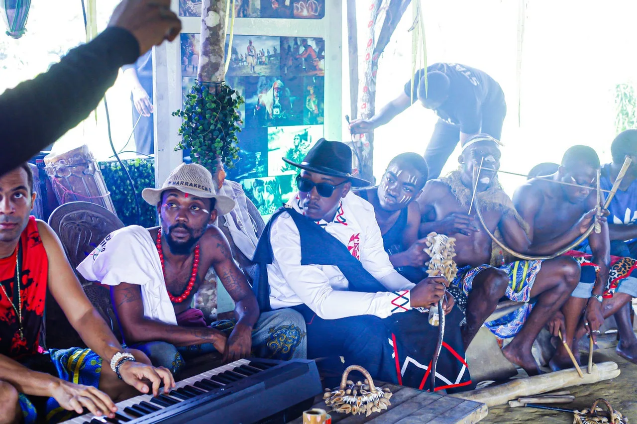 Ndossi Village, Cœur Battant des Traditions : Retour sur la 2ème Y’Azo Conférence — photographie 3