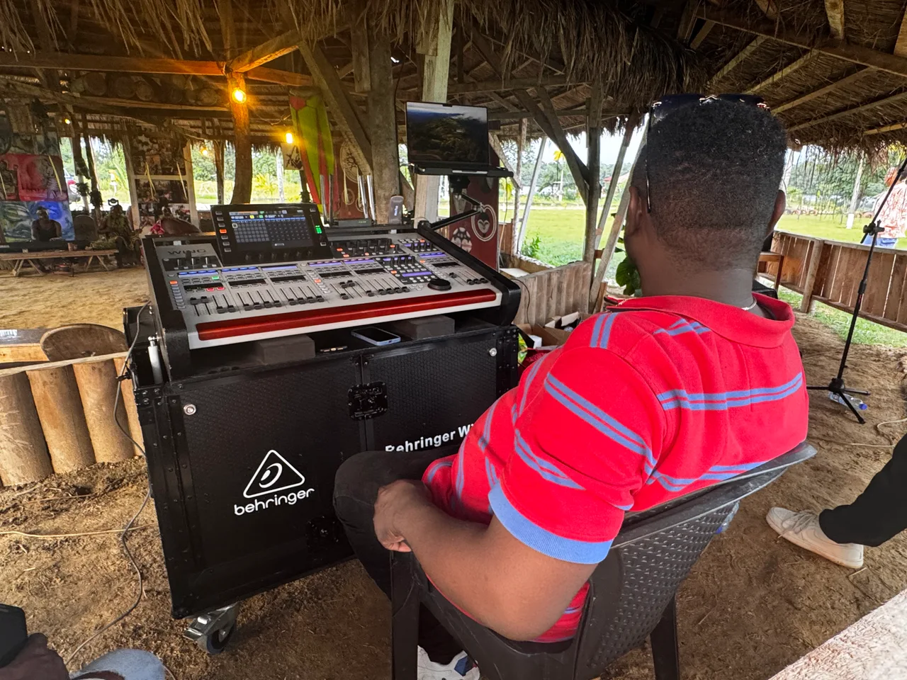 Ndossi Village, Cœur Battant des Traditions : Retour sur la 2ème Y’Azo Conférence — photographie 6