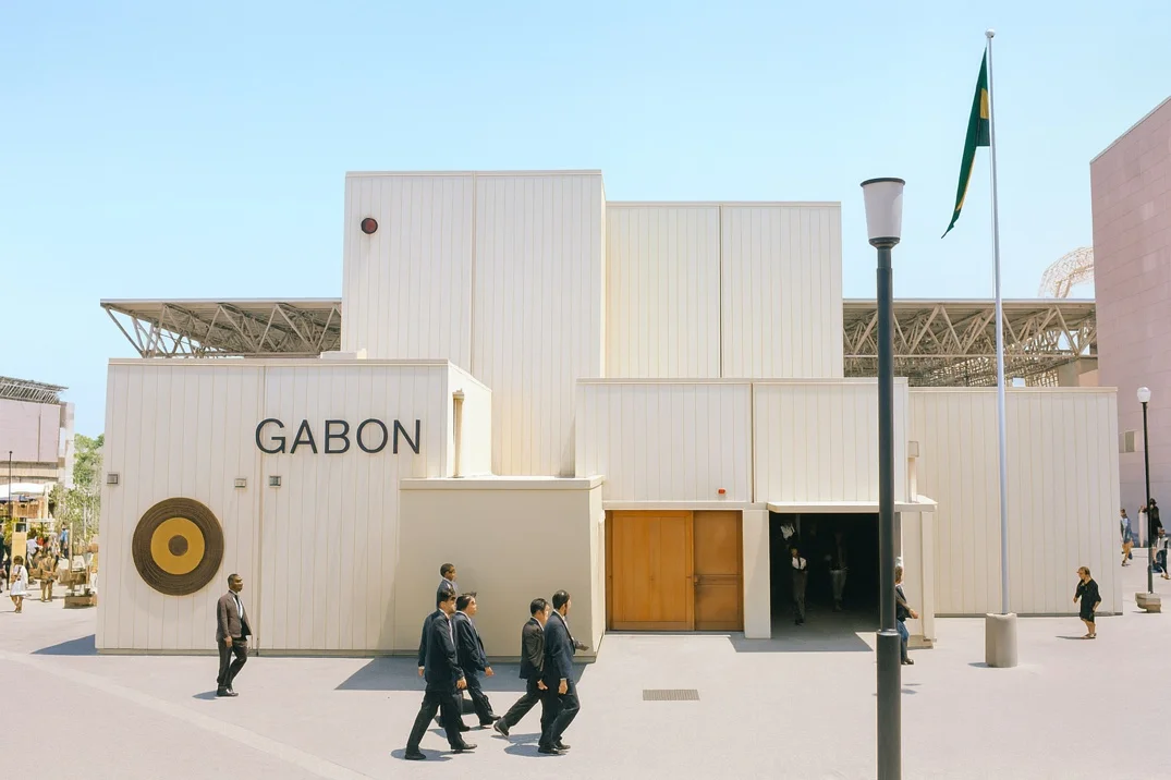 Façade du pavillon Gabon à l’Exposition universelle