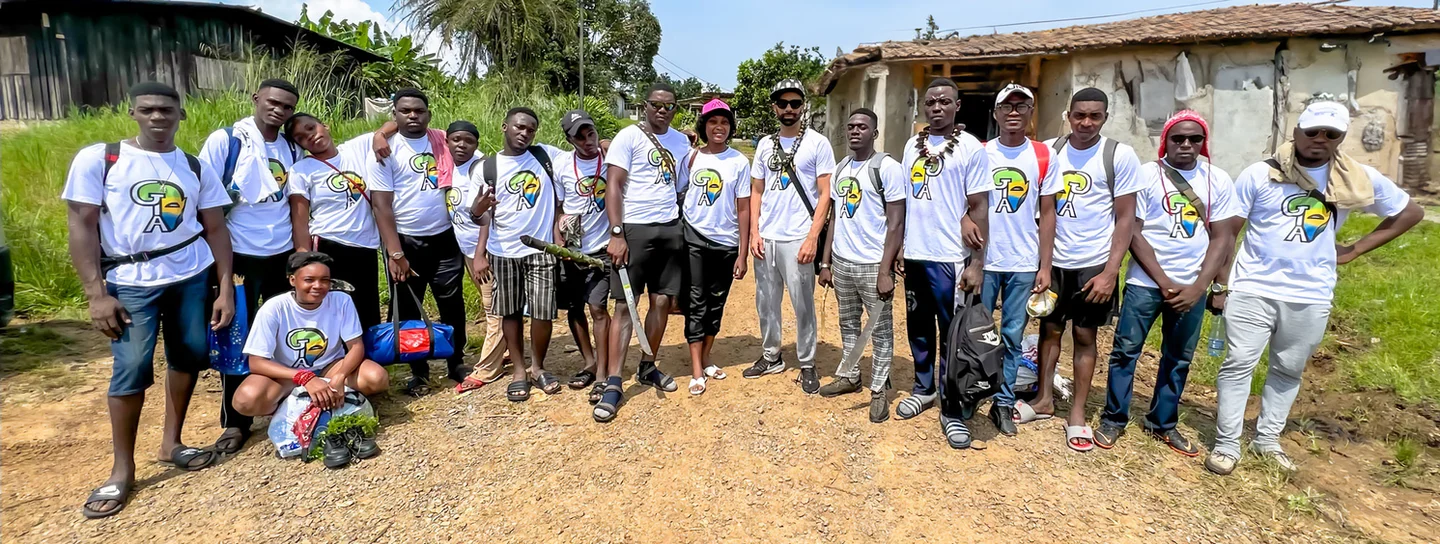 Portrait de groupe des membres et participants de Gabon Terre Avenir